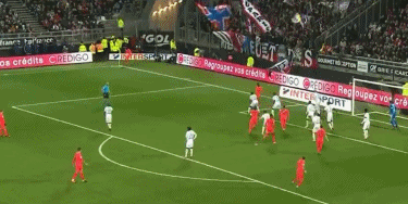 Uzi ：比赛不可能一把不赢 拼了命也要赢一把 那把很有可能是K神队