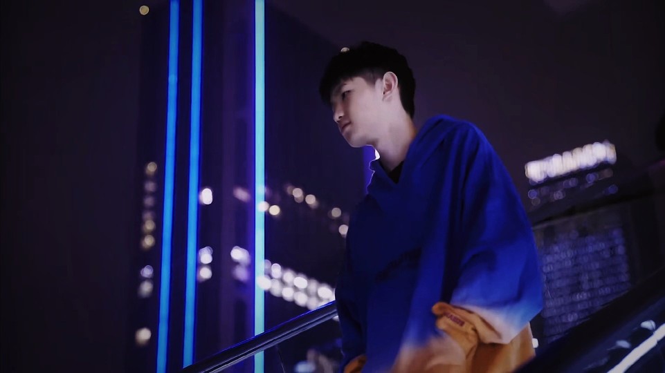 外媒LeagueOnLock在油管频道发布了2023年LPL春季赛战队排名