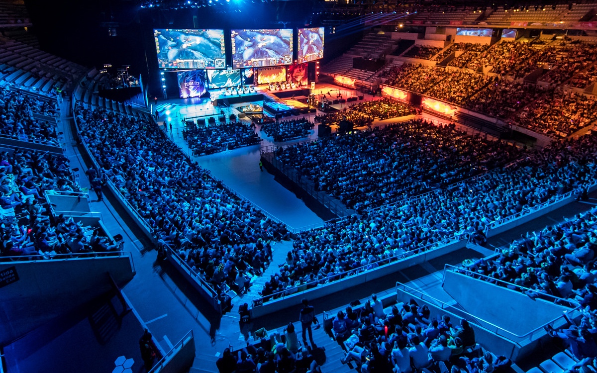 T1 3-1 GEN！队史第十座LCK奖杯，LCK史上第二支全胜夺冠队伍